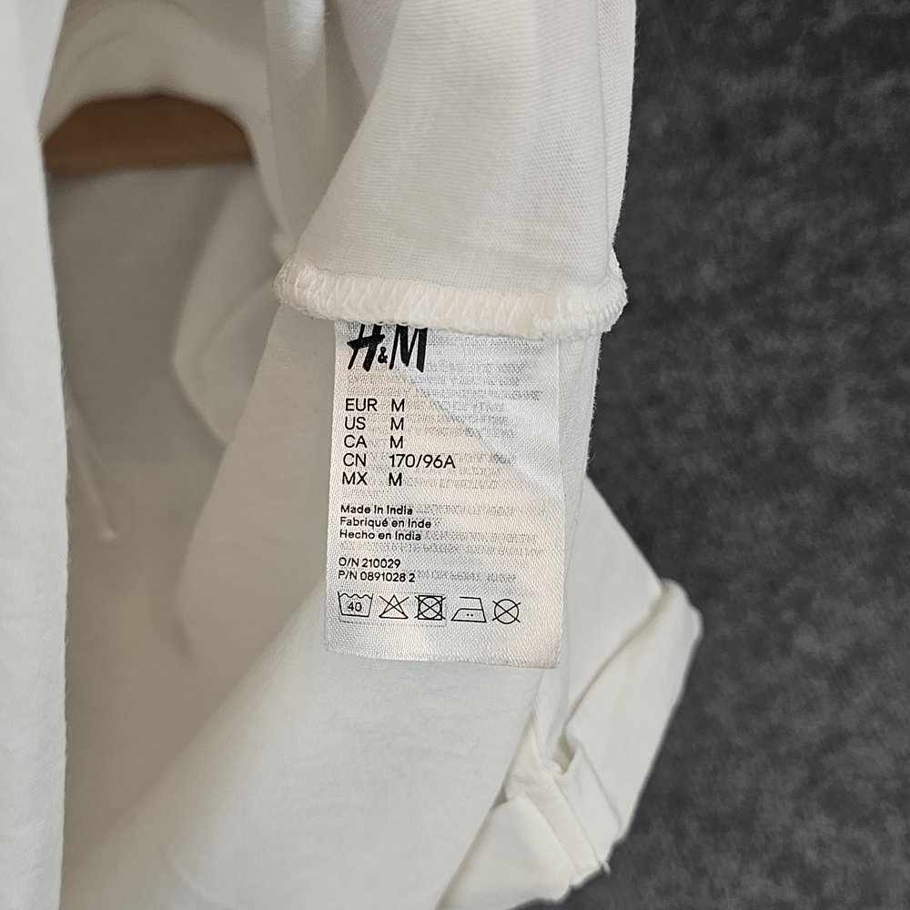 H&M White Tee with Orange and Black Graphic - Picture 3 of 7
